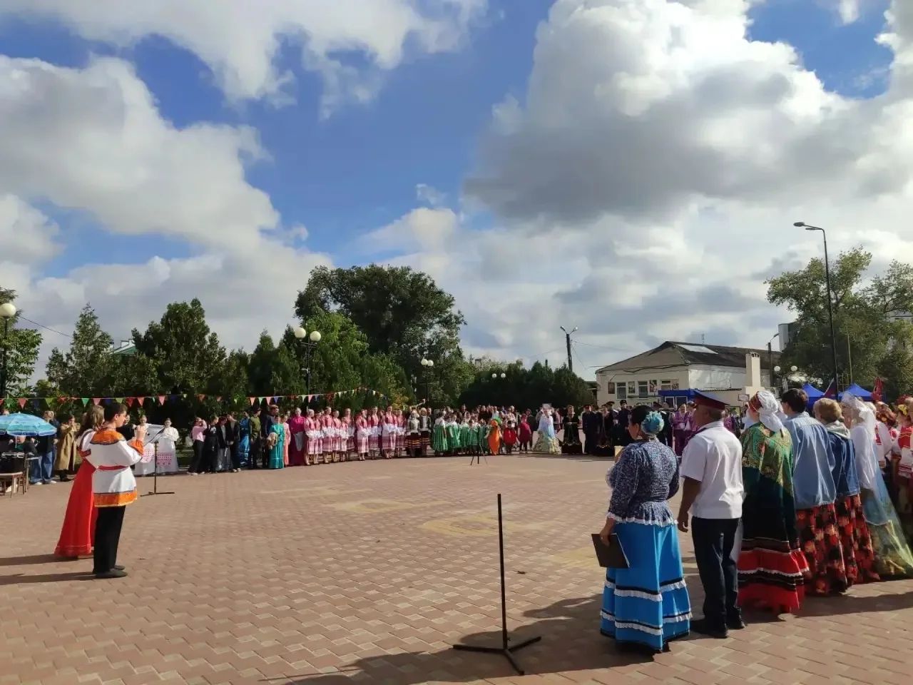 В Батайске прошёл XII фольклорный фестиваль «Покрова на Дону»