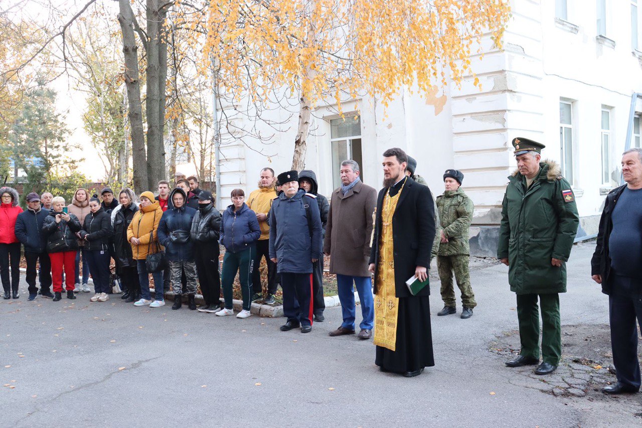 В Батайске продолжается осенний призыв